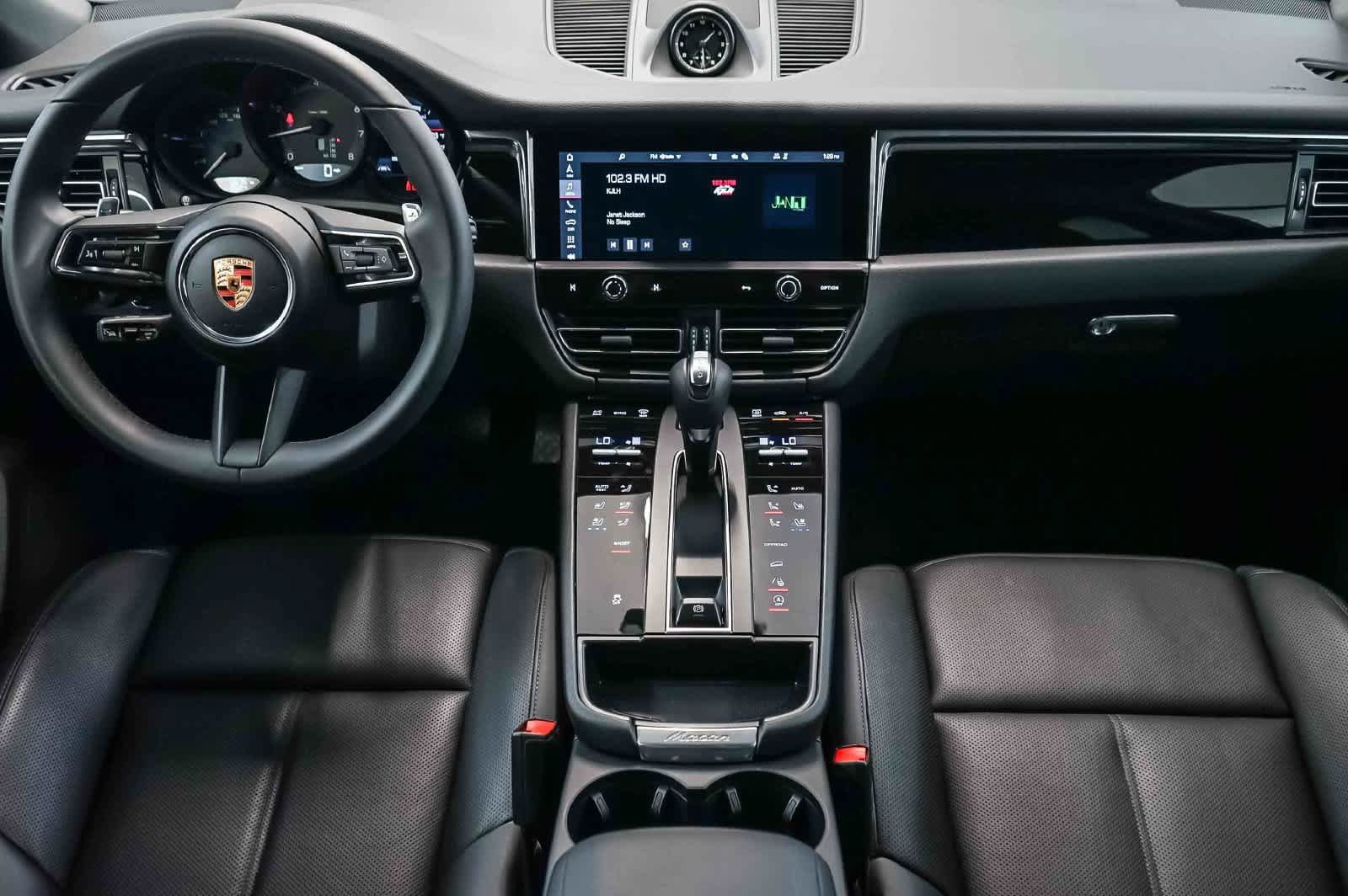 Certified 2026 Porsche Macan AWD/4WD image 18