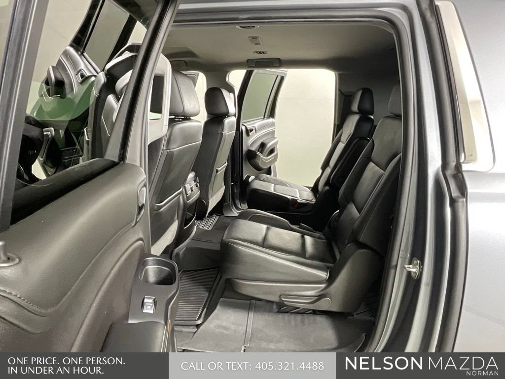 Used 2020 Chevrolet Suburban LT w/ Max Trailering Package RWD image 12