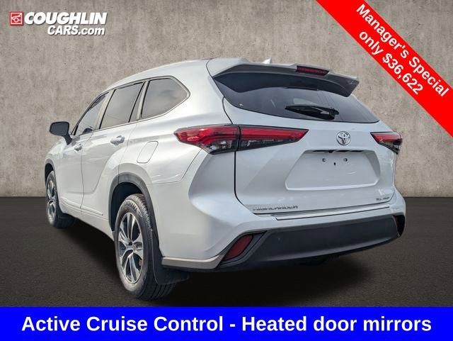Used 2023 Toyota Highlander XLE image 6