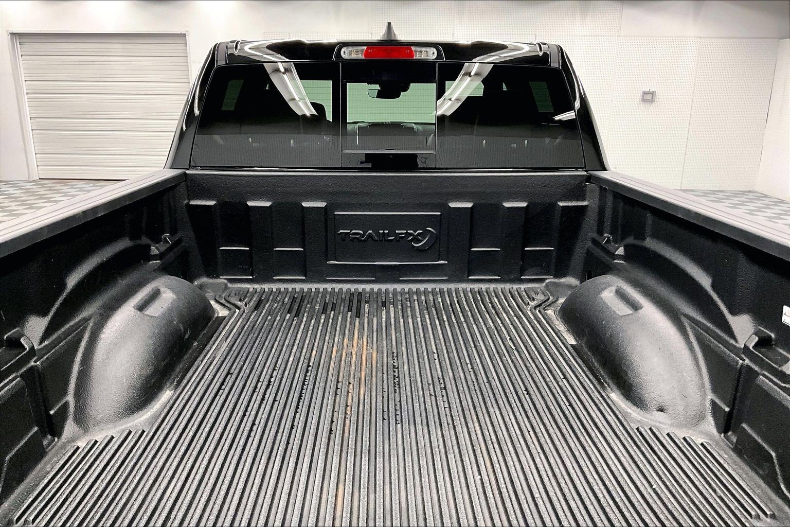 Used 2025 RAM 1500 Laramie AWD/4WD image 31