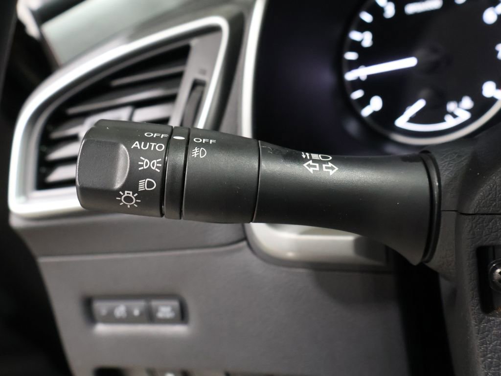 Used 2023 Nissan Murano SV image 34