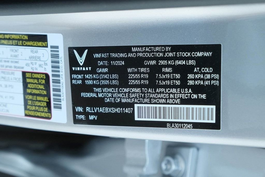 New 2025 VinFast VF 8 Eco image 38