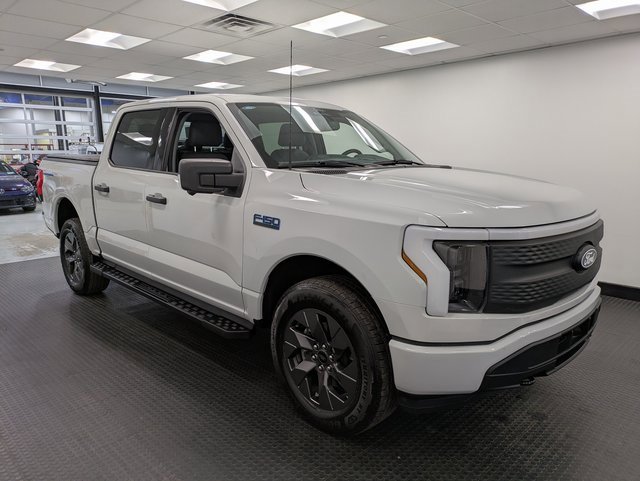 Used 2024 Ford F150 Lightning XLT image 3