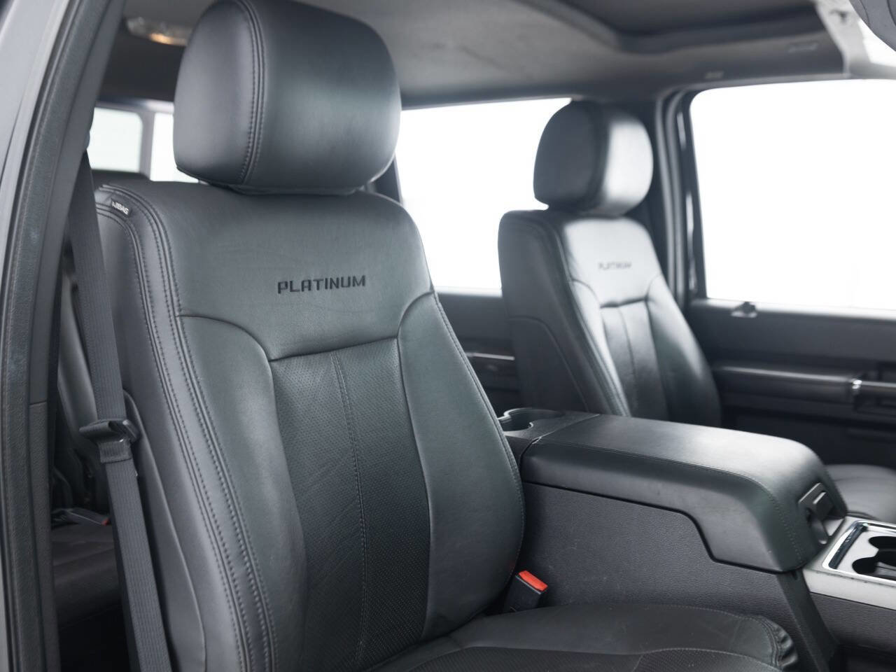 Used 2015 Ford F250 Platinum w/ FX4 Off-Road Package AWD/4WD image 33