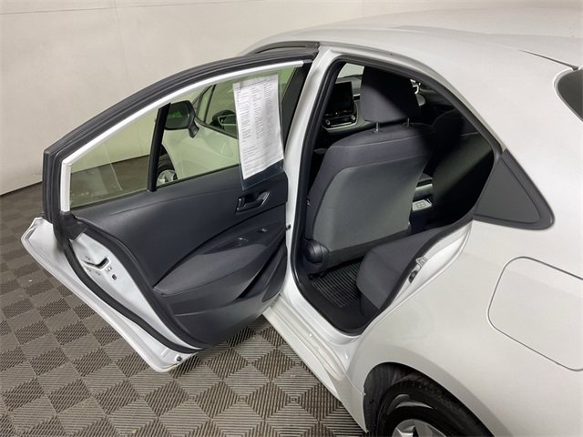 Used 2024 Toyota Corolla LE image 30