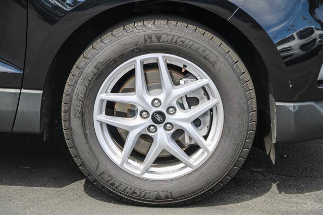 Used 2024 Ford Edge SEL image 9