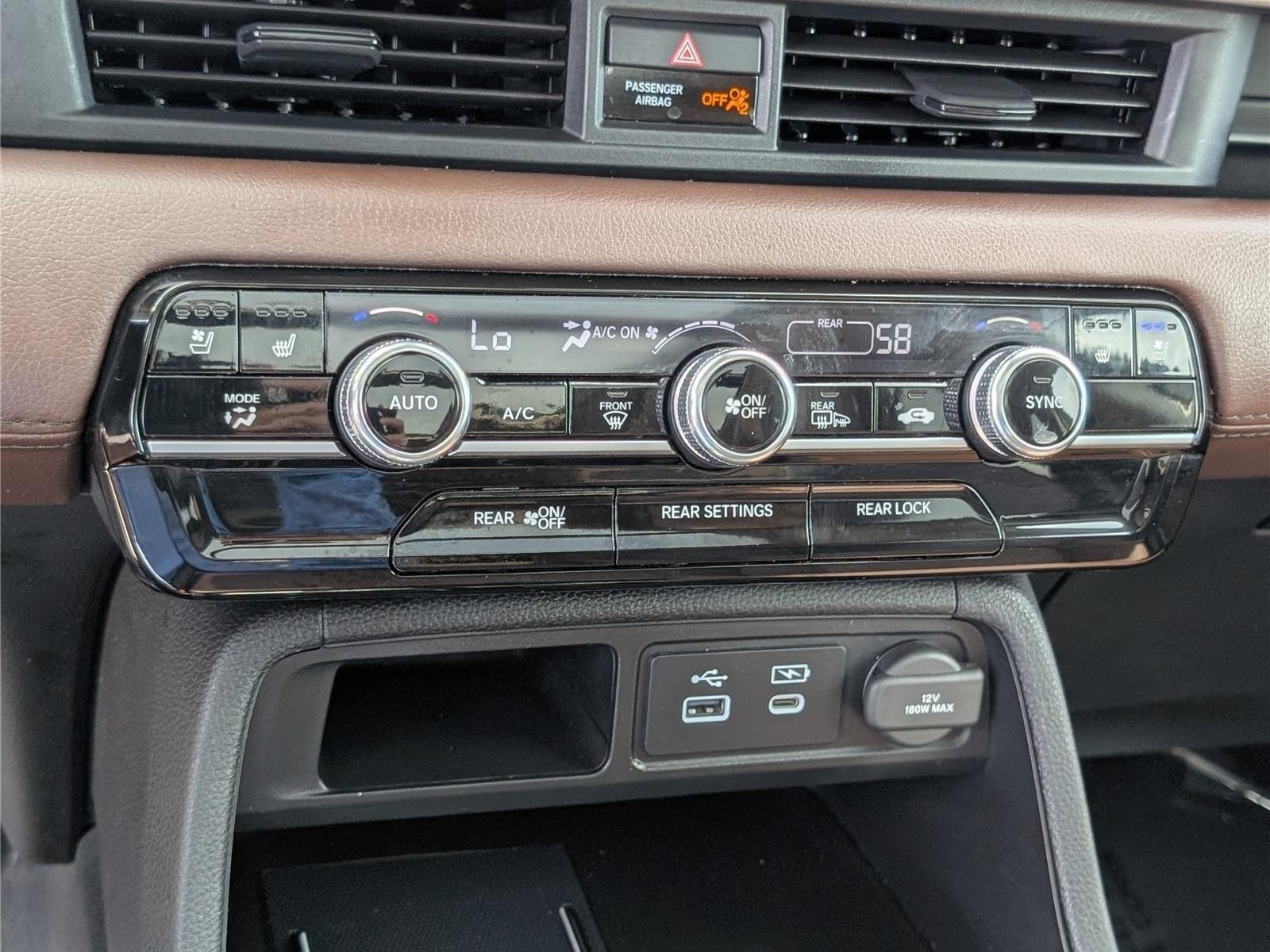 Used 2025 Honda Pilot Elite image 32