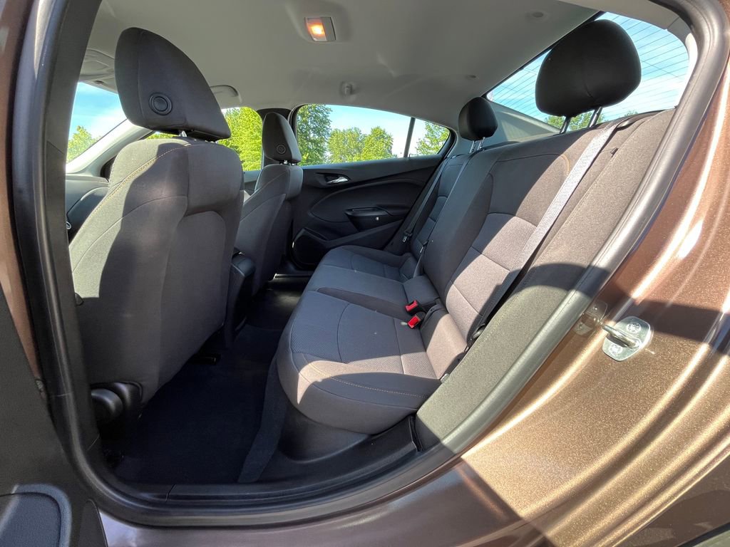 Used 2019 Chevrolet Cruze LS FWD image 17