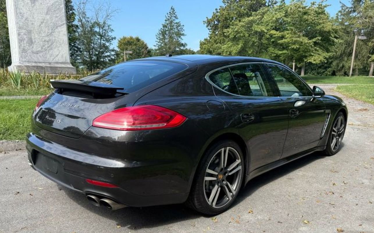 Used 2015 Porsche Panamera 4S image 7