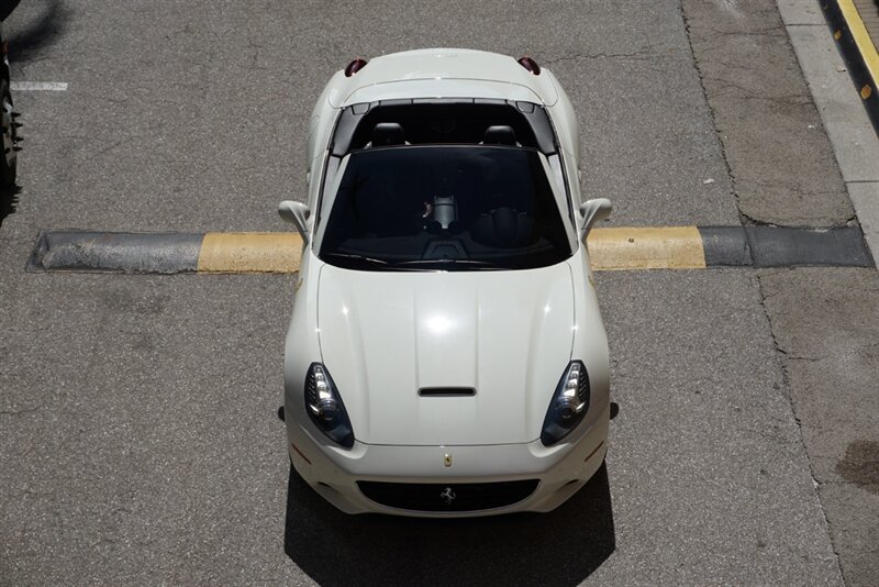 Used 2014 Ferrari California RWD image 57