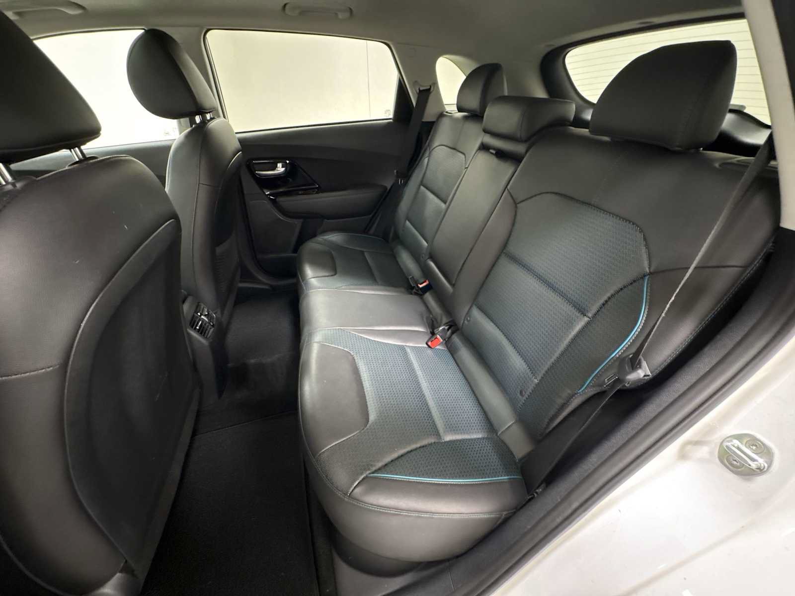 Used 2022 Kia Niro EX Premium FWD image 25