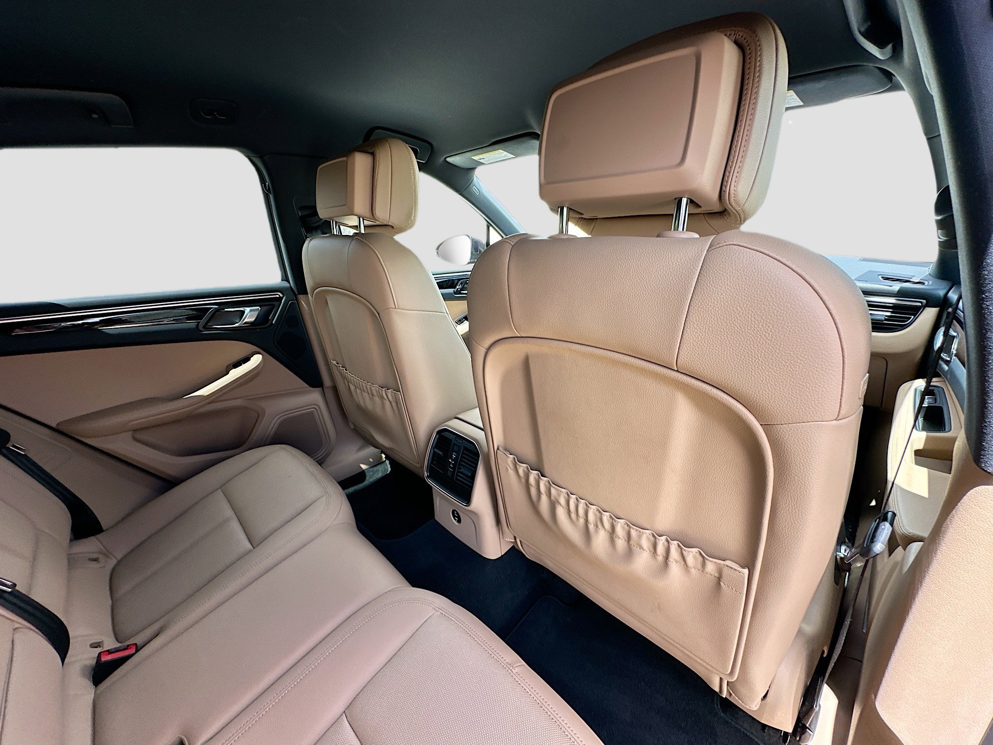 Used 2024 Porsche Macan S image 30