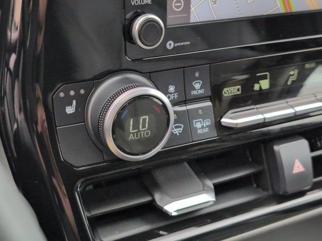 Used 2020 Toyota Highlander XLE AWD/4WD image 26