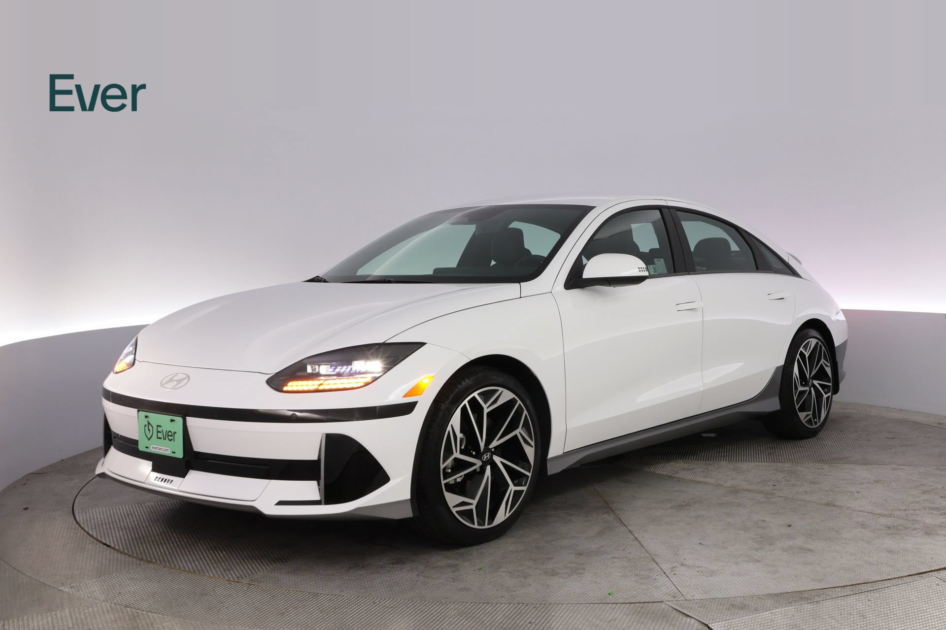Used 2024 Hyundai Ioniq 6 Limited RWD image 2