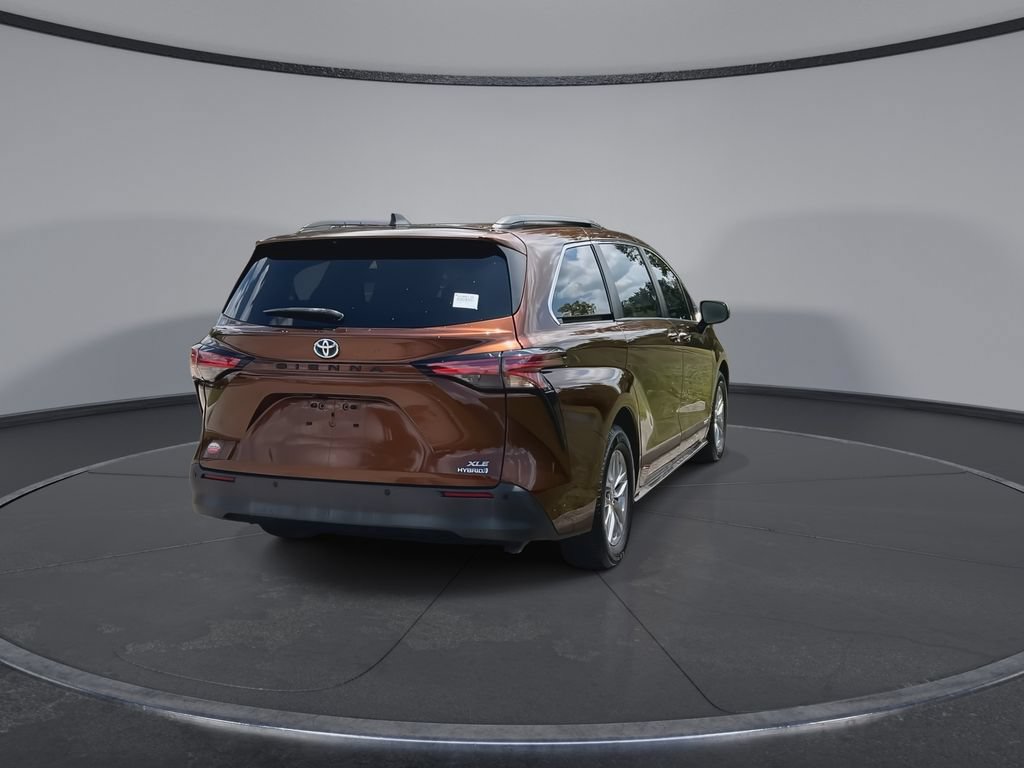 Certified 2021 Toyota Sienna XLE FWD image 8