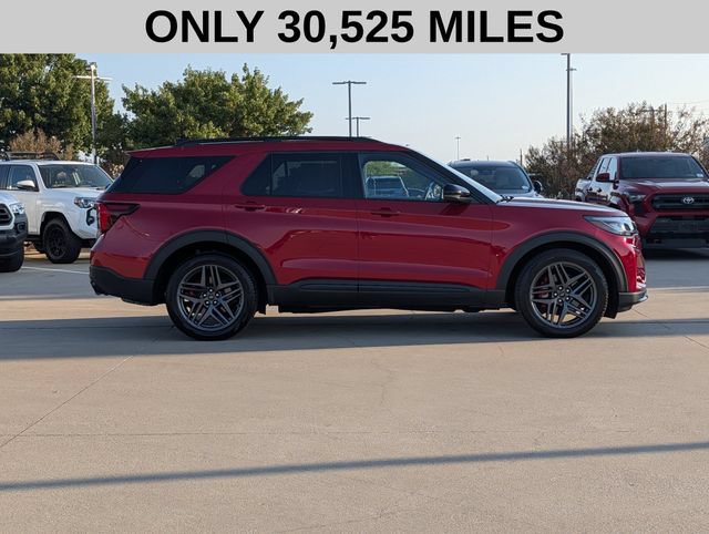 Used 2025 Ford Explorer ST AWD/4WD image 4