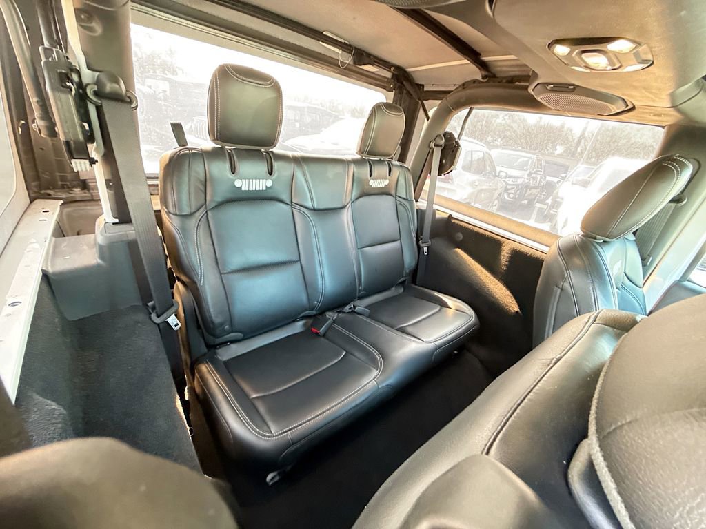 Used 2021 Jeep Wrangler Sport S image 31