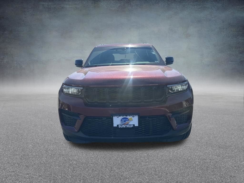 Used 2023 Jeep Grand Cherokee Altitude image 9