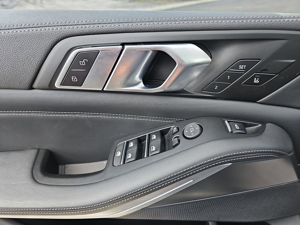Used 2022 BMW X5 xDrive40i w/ Premium Package image 33