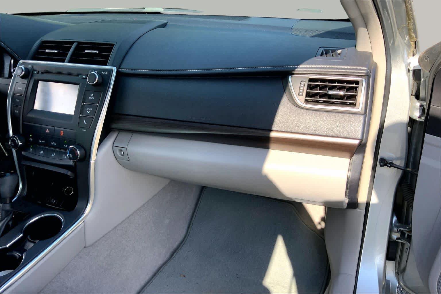 Used 2016 Toyota Camry LE FWD image 19