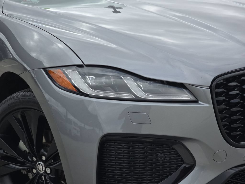 Certified 2025 Jaguar F-PACE R-Dynamic S AWD/4WD image 32