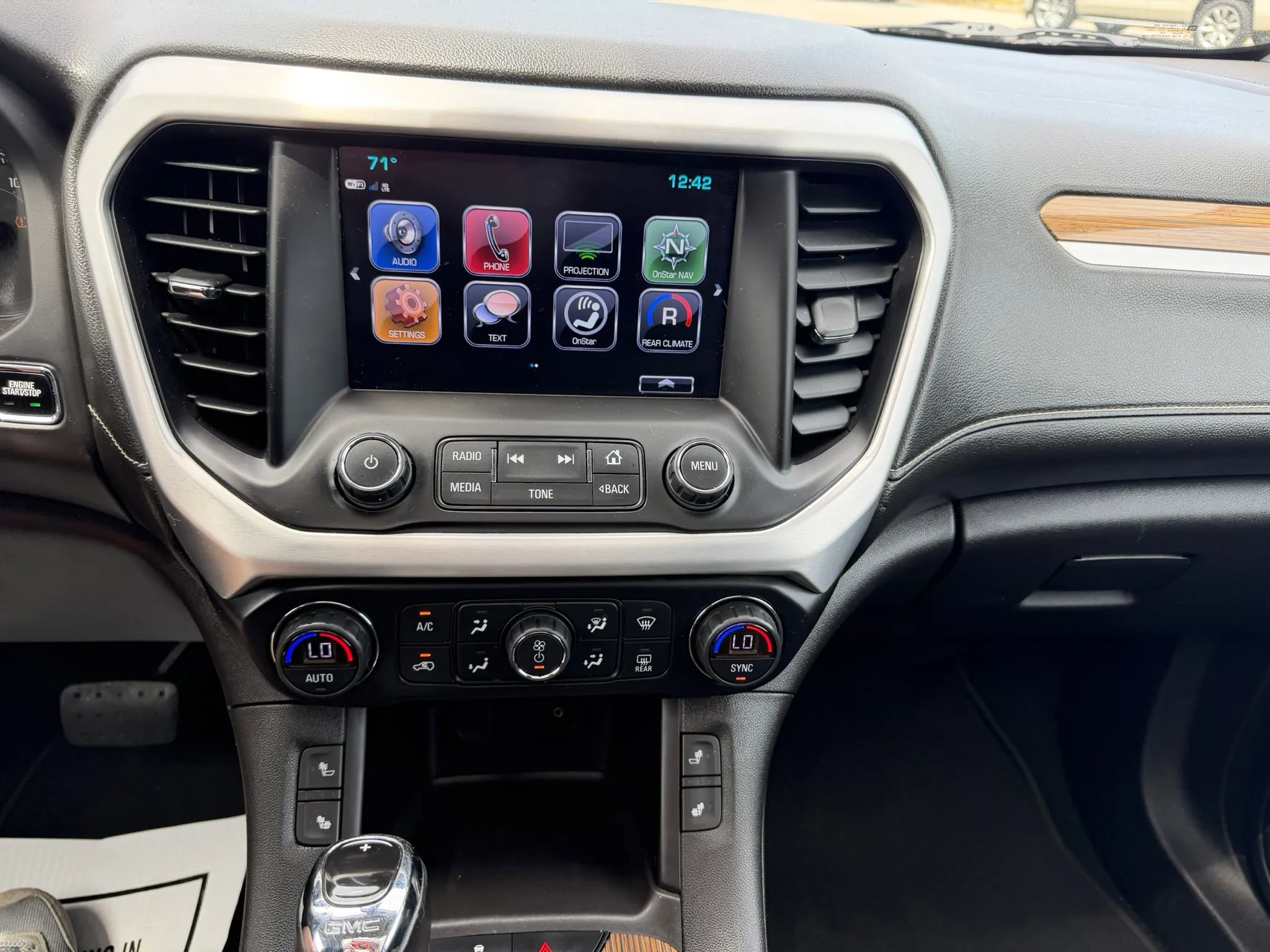 Used 2017 GMC Acadia SLE w/ Driver Alert Package I AWD/4WD image 5