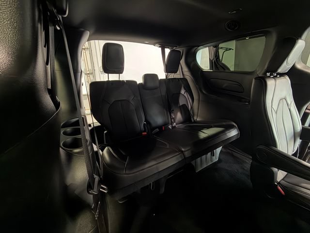Used 2025 Chrysler Pacifica Select FWD image 15