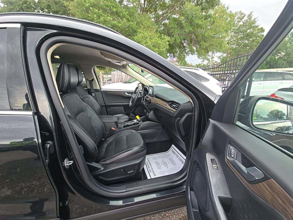 Used 2020 Ford Escape Titanium AWD/4WD image 7