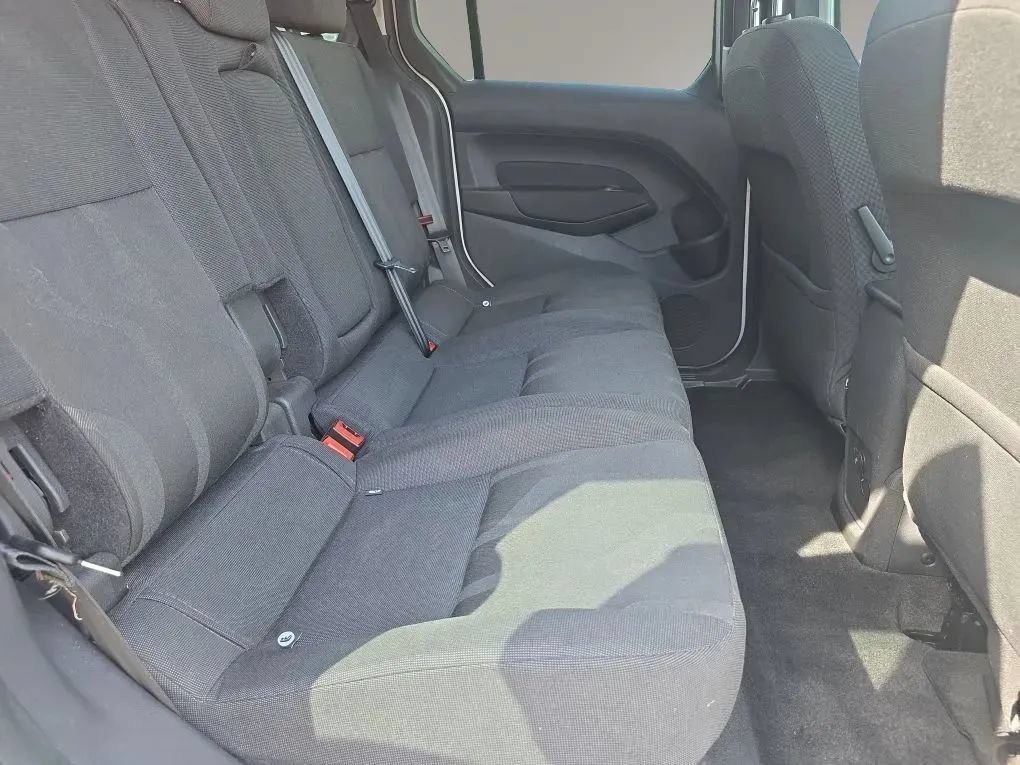 Used 2016 Ford Transit Connect XLT FWD image 13