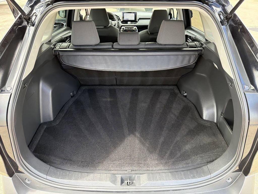 Used 2025 Toyota RAV4 XLE FWD image 30