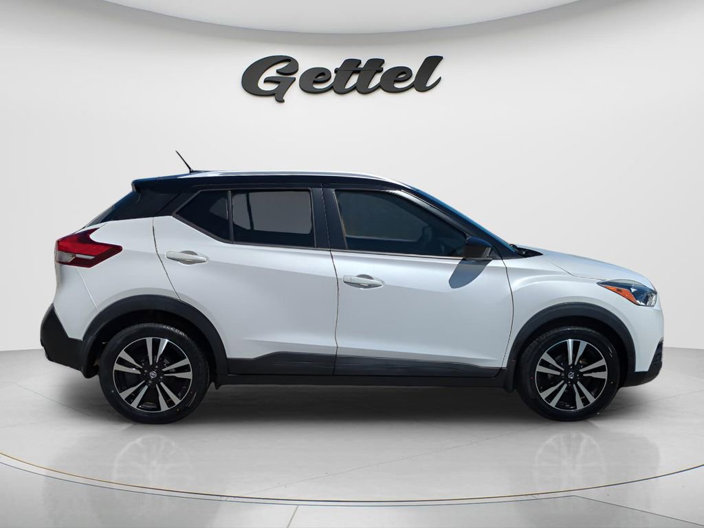 Certified 2019 Nissan Kicks SV image 3