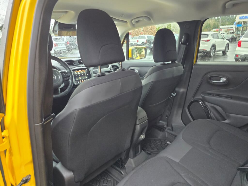 Used 2019 Jeep Renegade Altitude w/ UConnect 8.4 Nav Group image 5