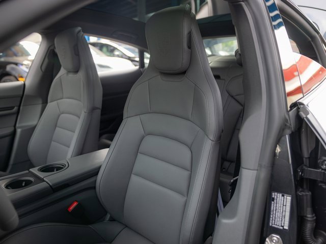 New 2025 Porsche Taycan image 5