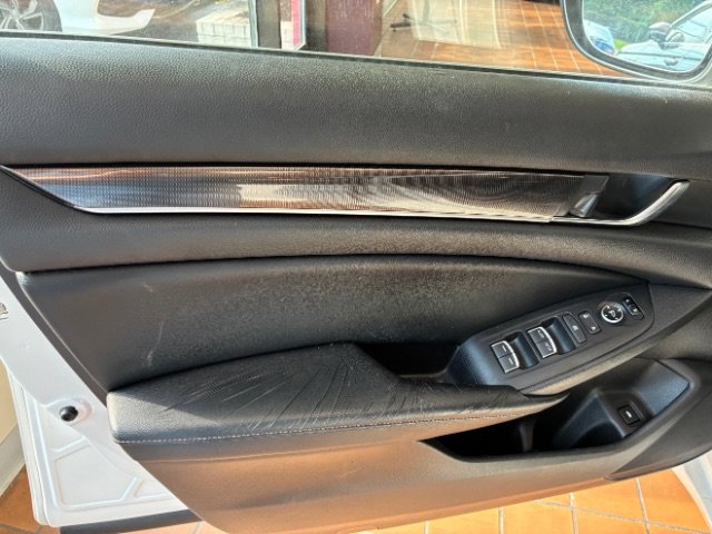 Used 2018 Honda Accord Sport image 14
