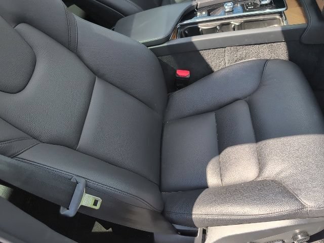 Used 2024 Volvo XC90 B6 Plus w/ Protection Package Premier AWD/4WD image 10