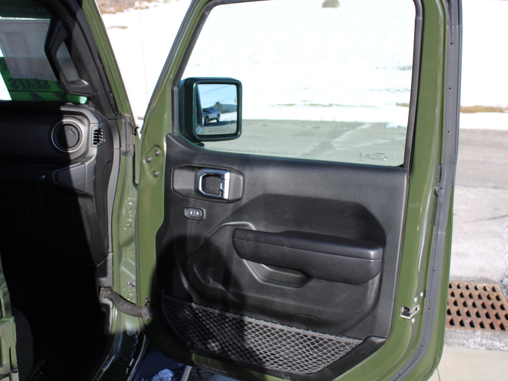 Certified 2021 Jeep Gladiator Willys image 16