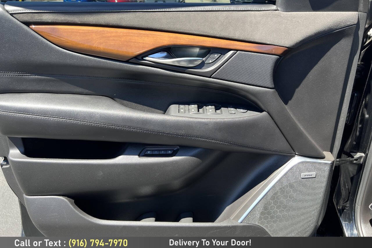 Used 2017 Cadillac Escalade ESV Premium Luxury AWD/4WD image 19