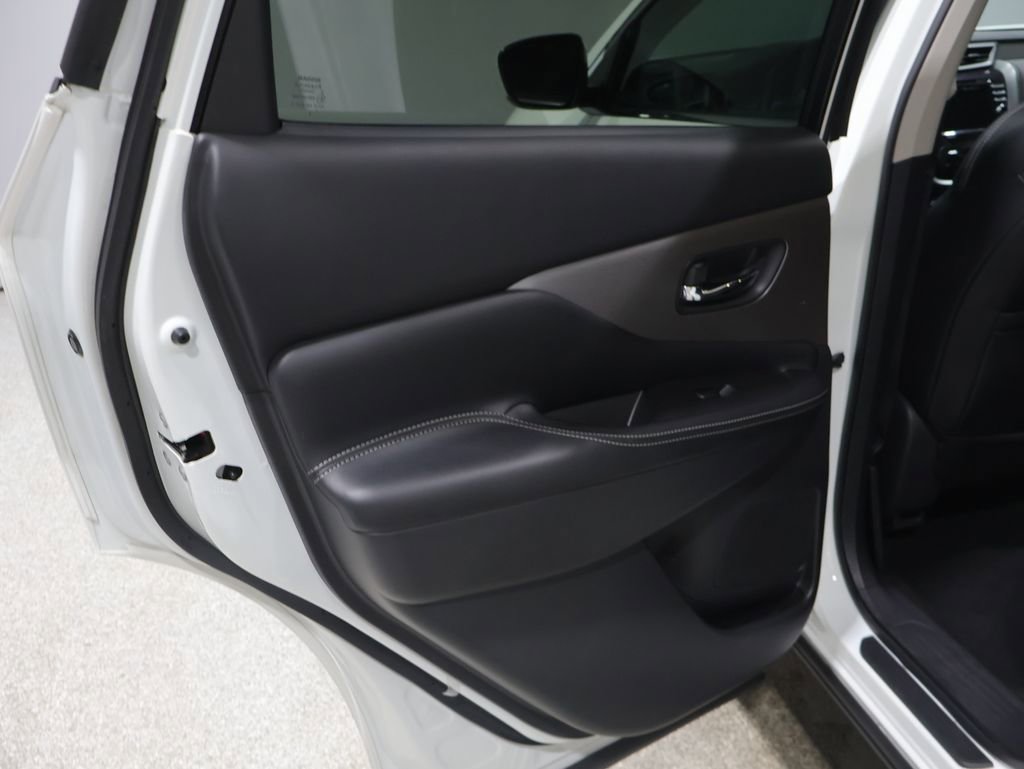 Used 2023 Nissan Murano SV AWD/4WD image 18