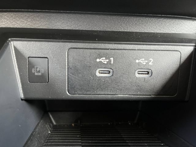 Used 2025 Nissan Kicks SR AWD/4WD image 6