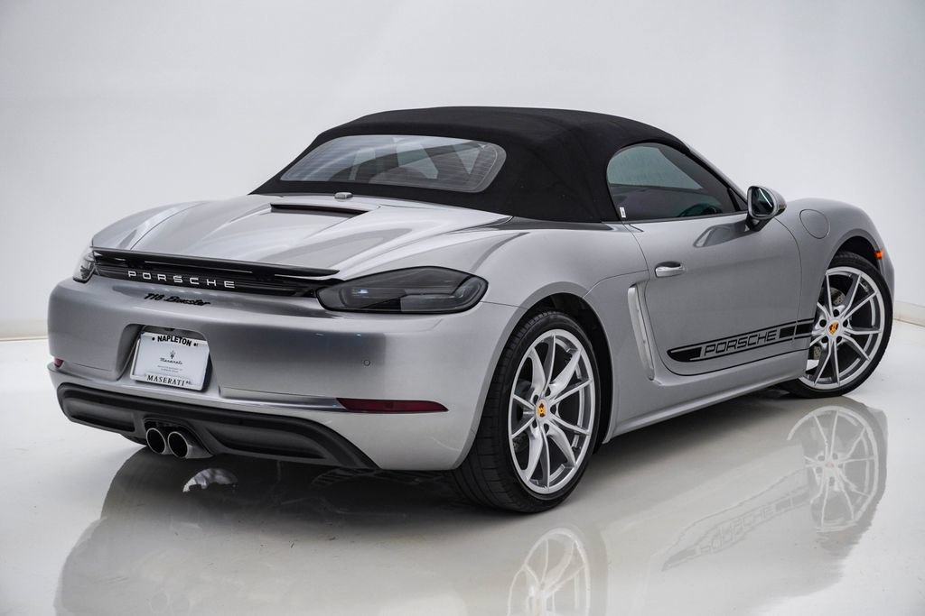 Used 2024 Porsche 718 Boxster RWD image 9