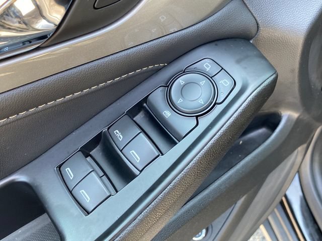 Used 2023 Chevrolet Traverse LT w/ Midnight/Sport Edition AWD/4WD image 17
