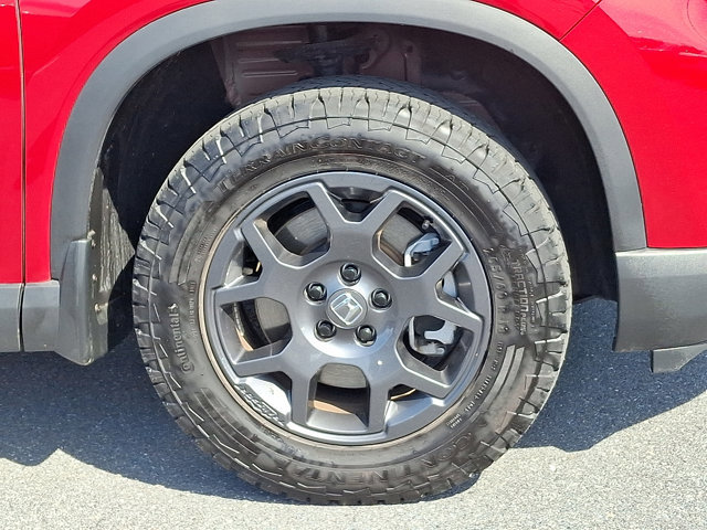 Certified 2025 Honda Pilot TrailSport image 8