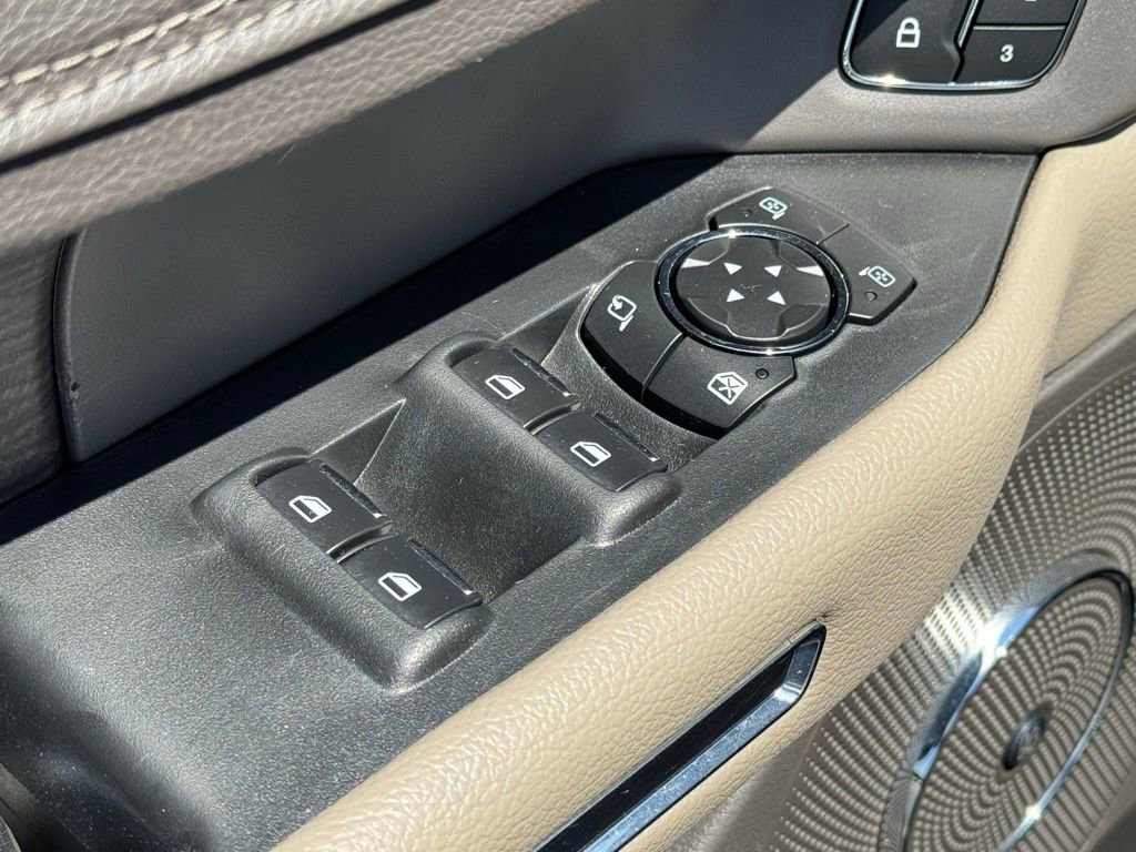 Used 2021 Ford Expedition Max Limited RWD image 16