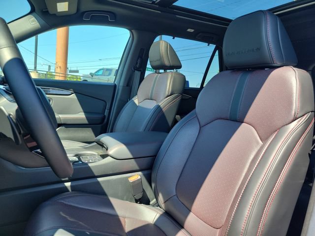Certified 2025 Honda Pilot Black Edition image 12
