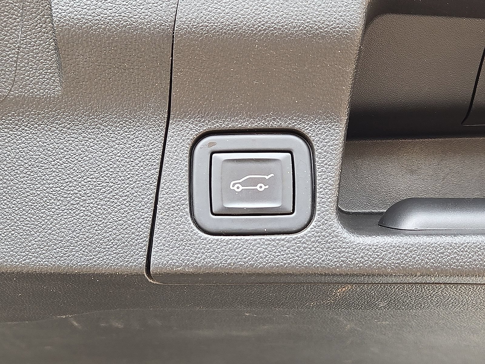 Used 2023 GMC Acadia SLT AWD/4WD image 15