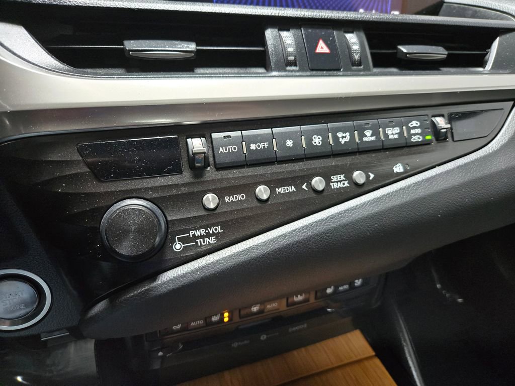 Used 2019 Lexus ES 350 Luxury w/ Accessory Package 2 image 28