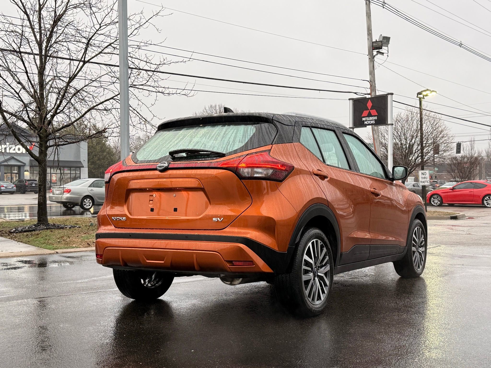 Used 2023 Nissan Kicks SV image 4