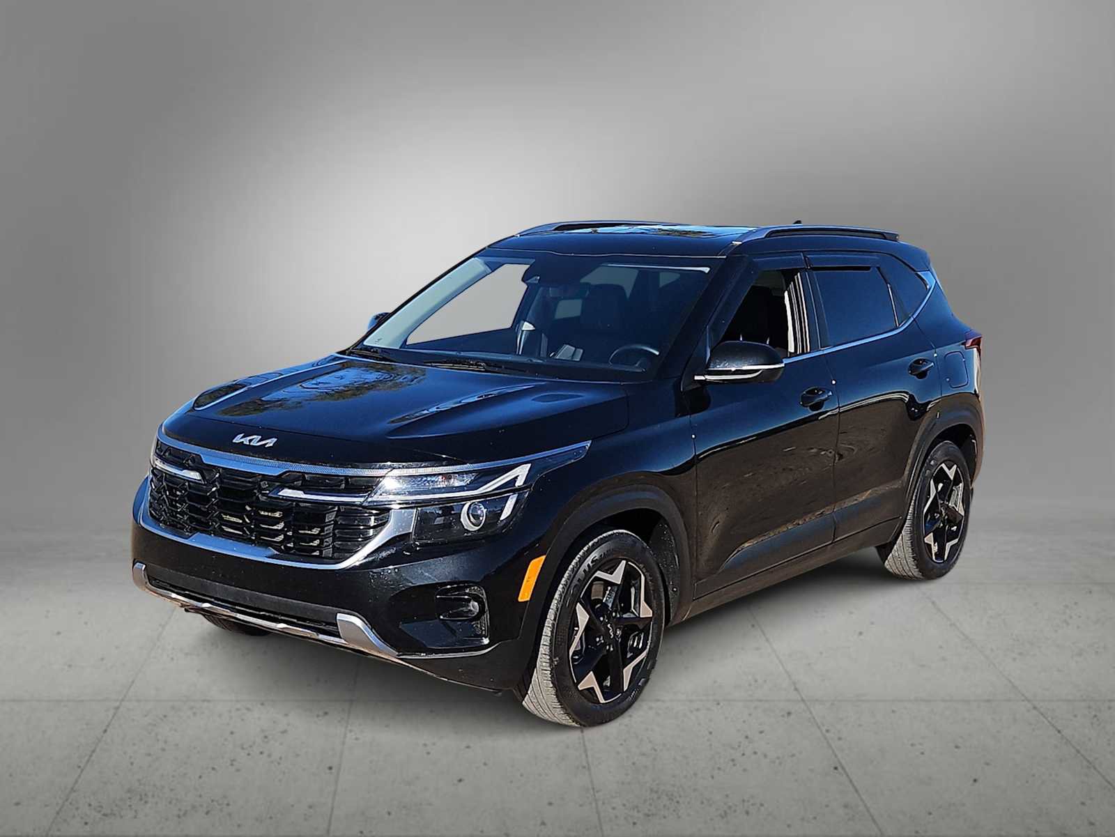 Used 2024 Kia Seltos EX image 4