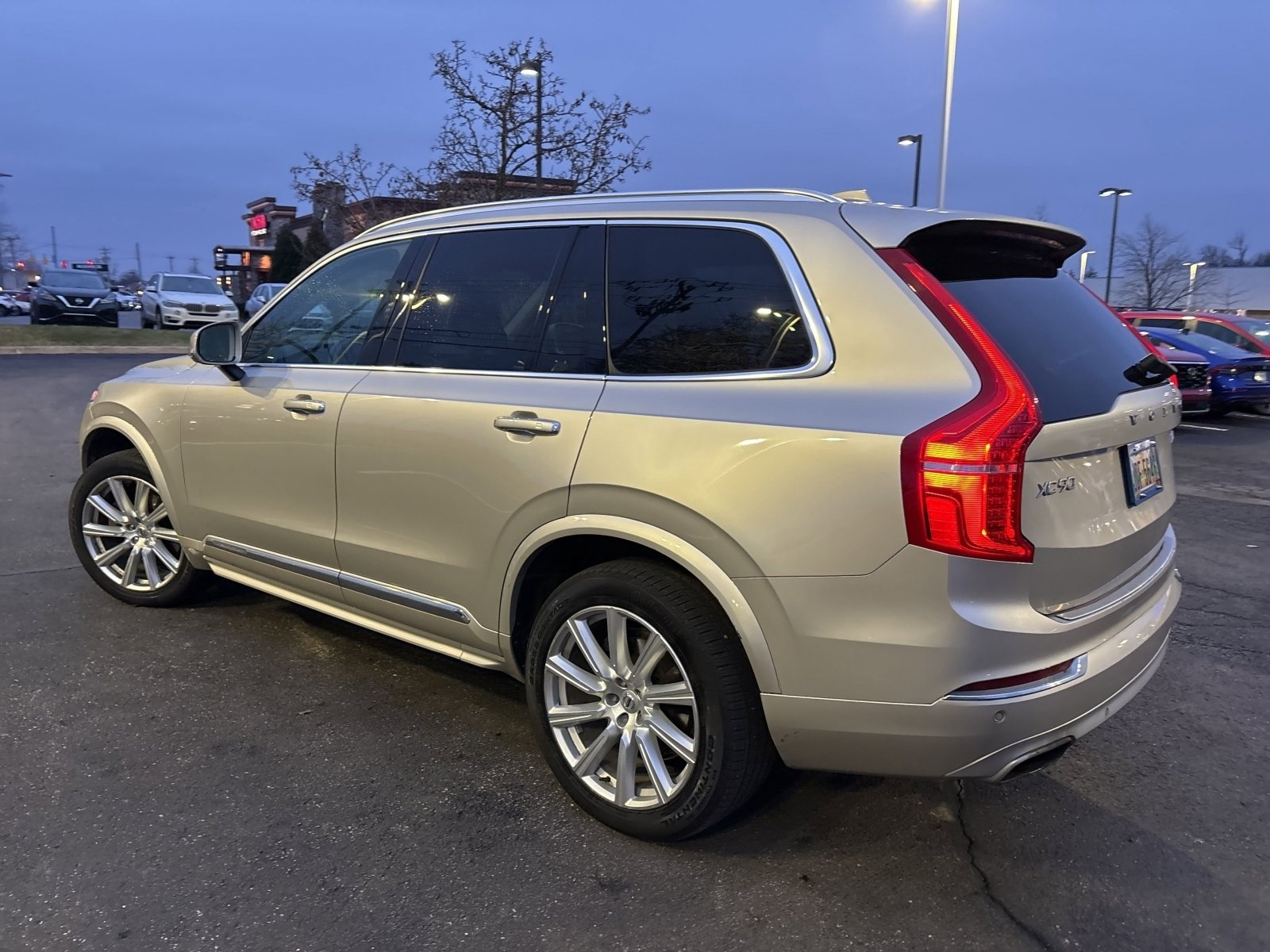 Used 2016 Volvo XC90 T6 Inscription w/ Vision Package image 12
