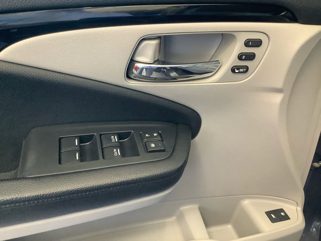 Used 2016 Honda Pilot Elite image 12